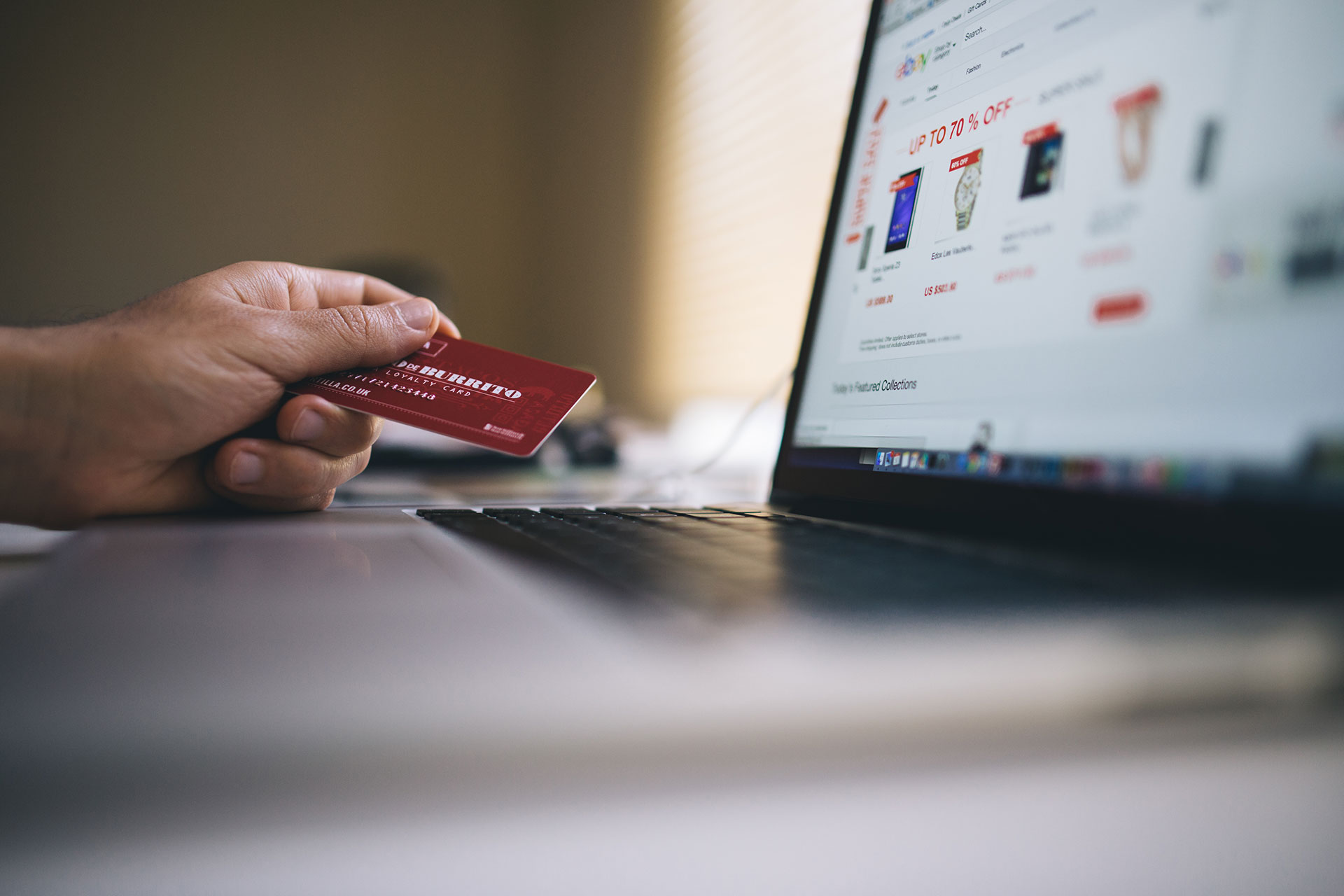10 Essentials of Building Ecommerce Sites